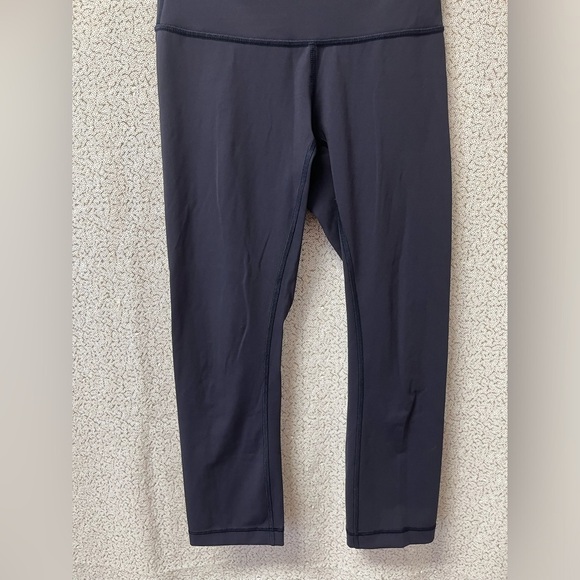 Lululemon Wunder Under Crop (High-Rise) *Full-On Luxtreme 21" Midnight Navy | 4 - Picture 3 of 10
